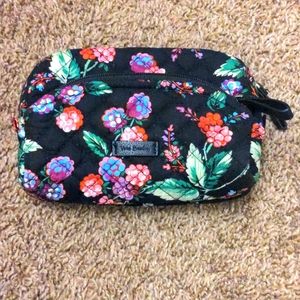 Barely Used Vera Bradley "Winter Berry"  Retired Pattern Cosmetic Case 7x5